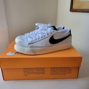Nike blazer low 77